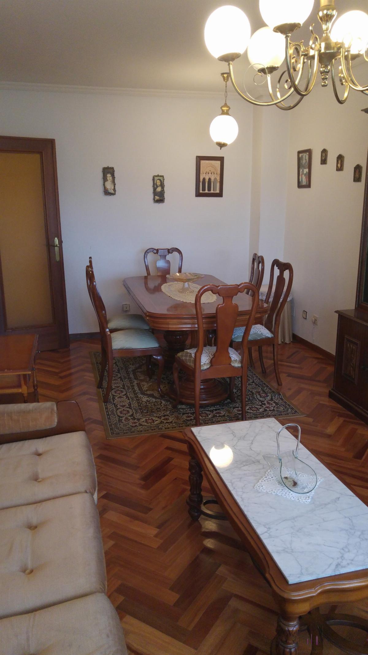 For sale of flat in Zaragoza