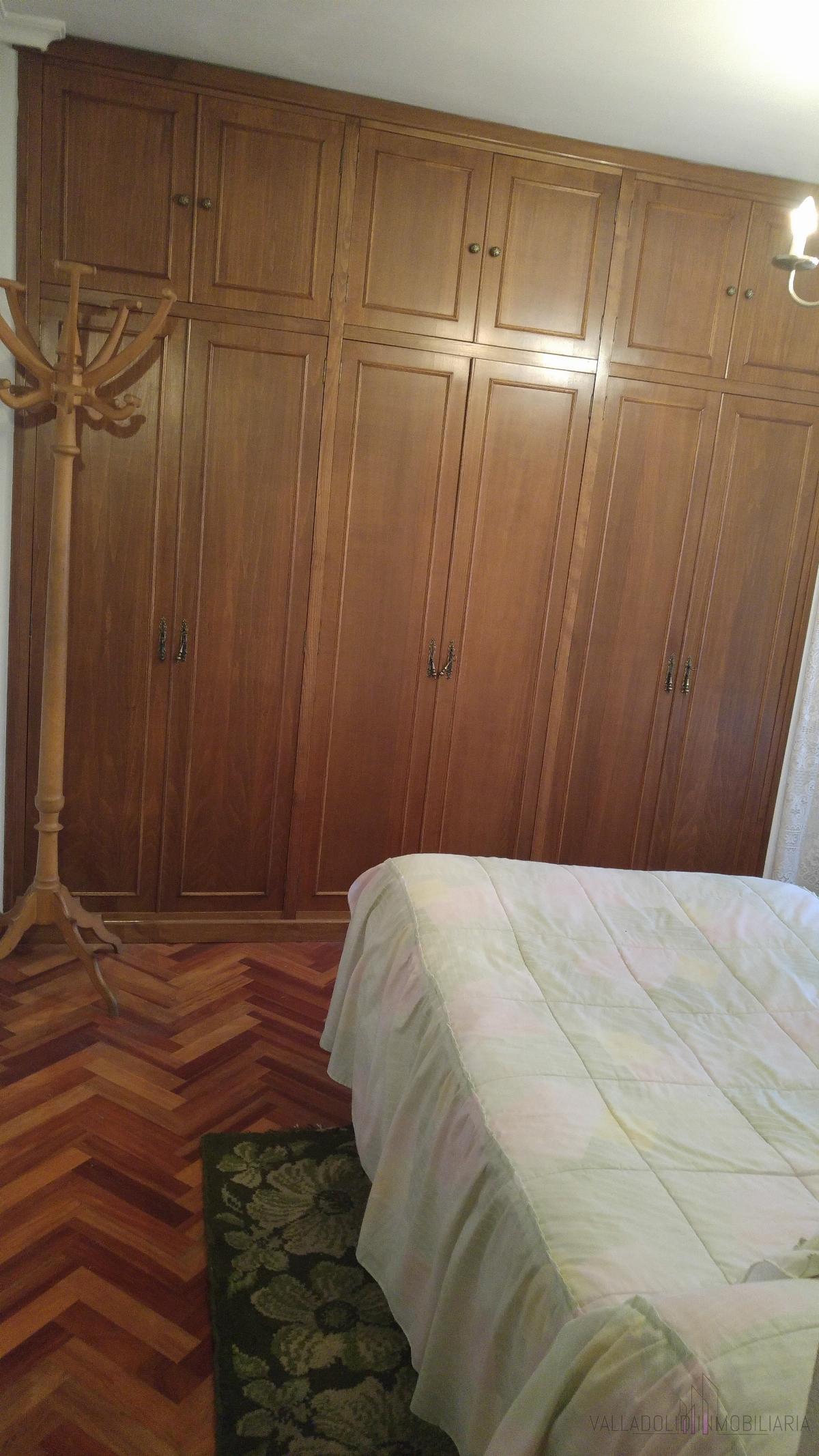 For sale of flat in Zaragoza