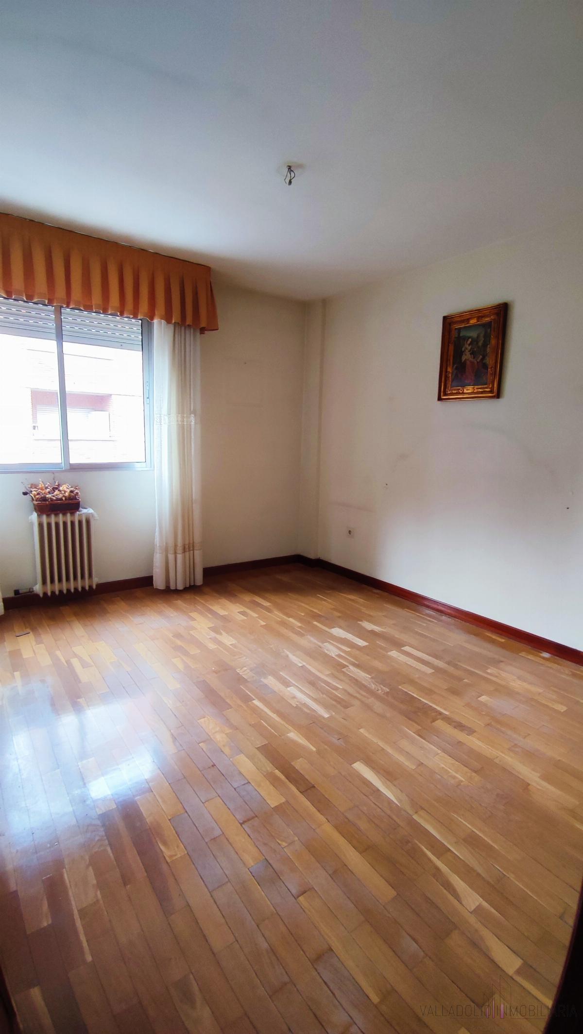 For rent of flat in Valladolid