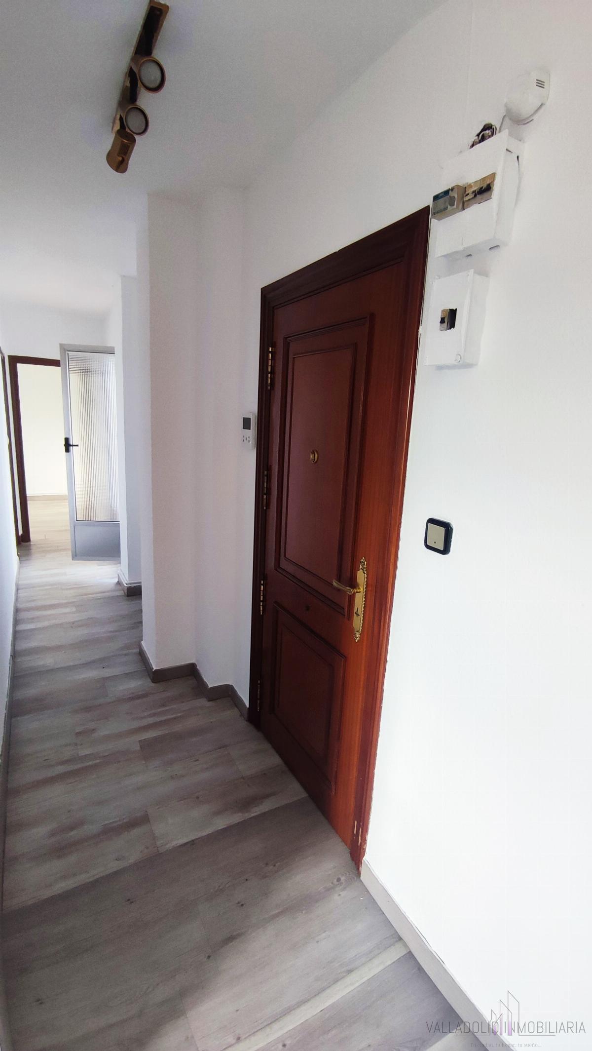 For rent of penthouse in Valladolid