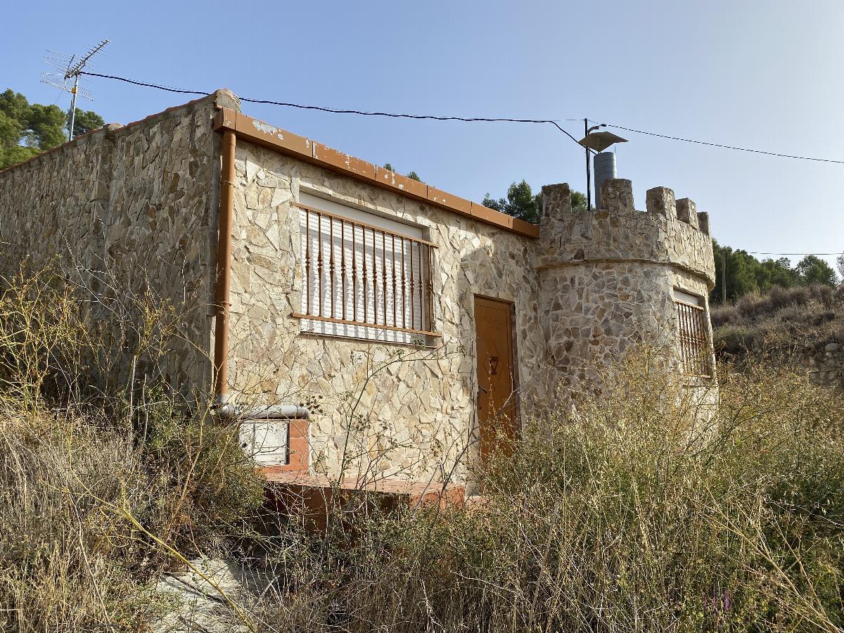 Venta de bodega en Corcos