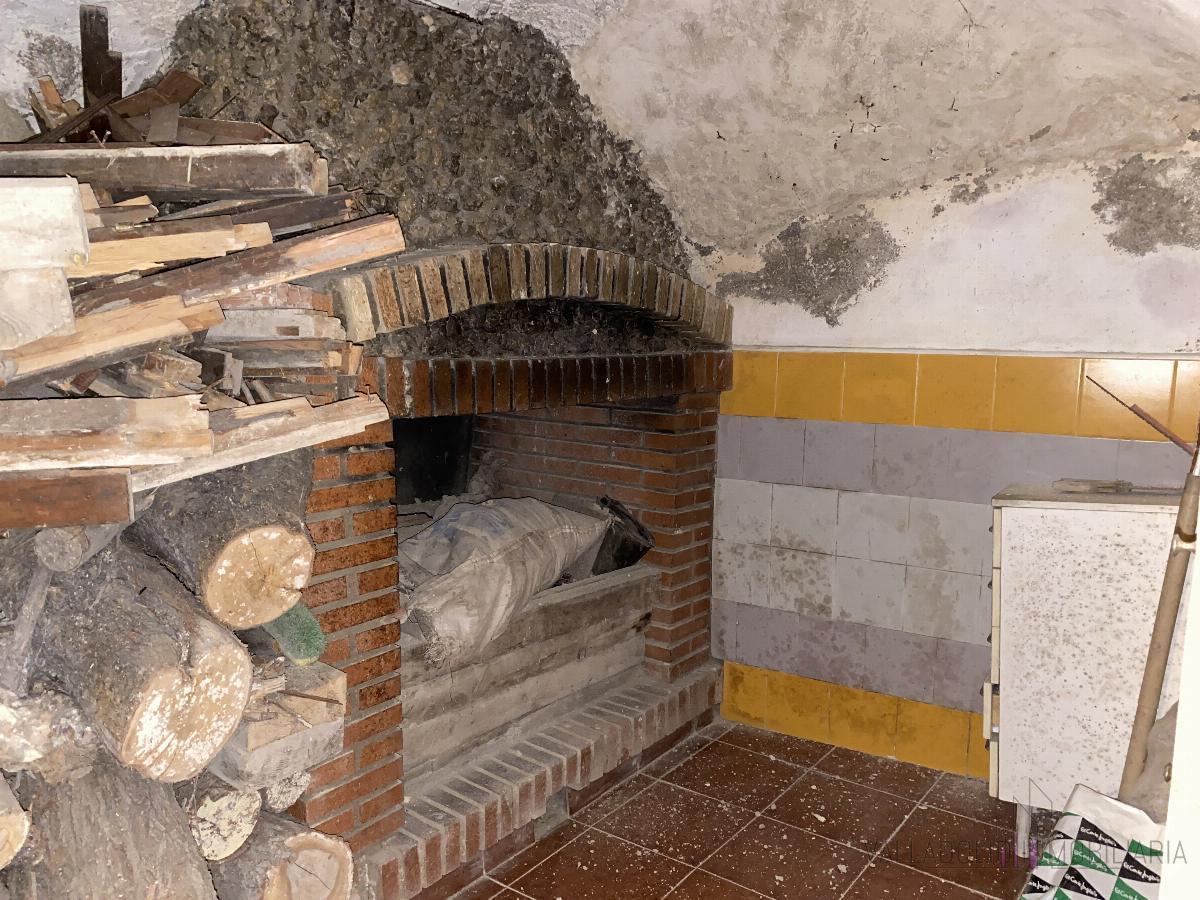 Venta de bodega en Corcos