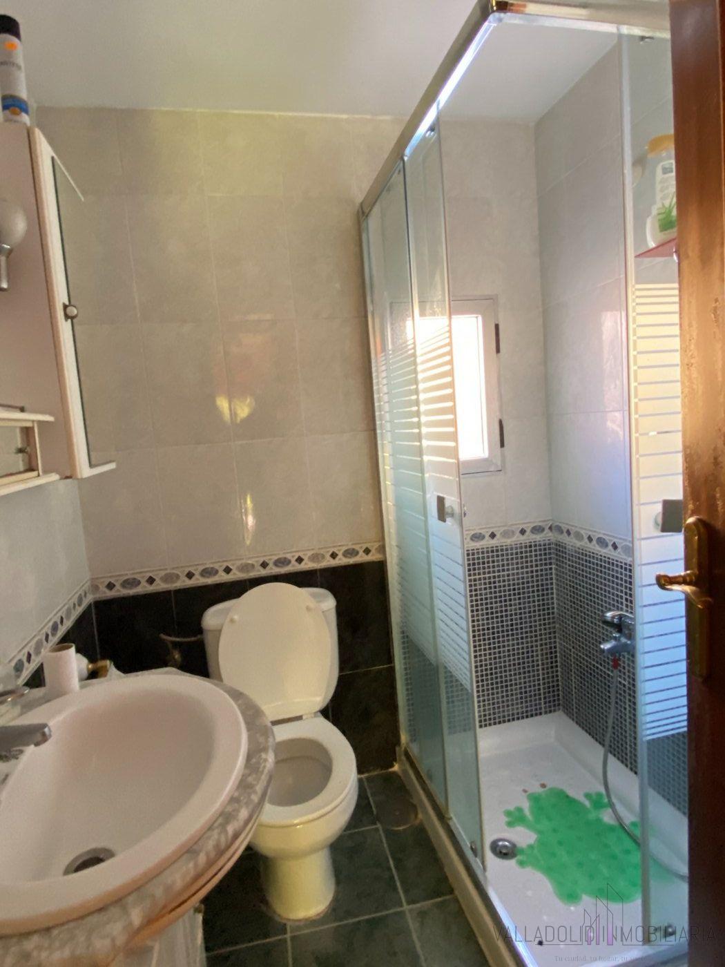 For sale of house in Fuensaldaña