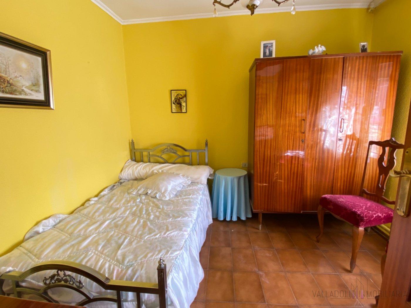 For sale of house in Fuensaldaña