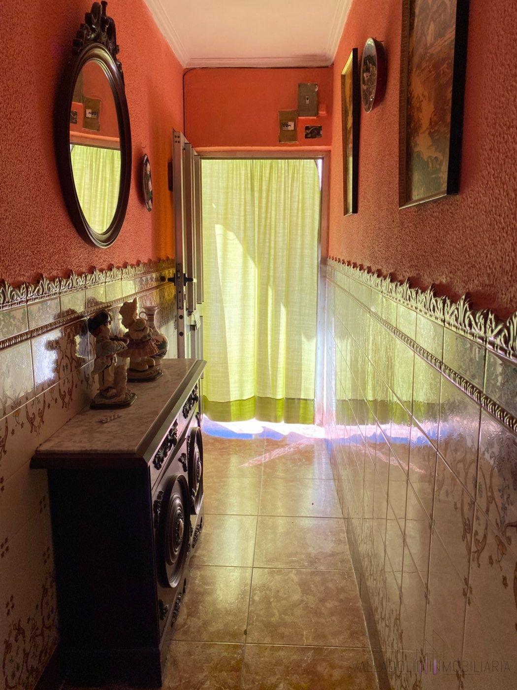 For sale of house in Fuensaldaña