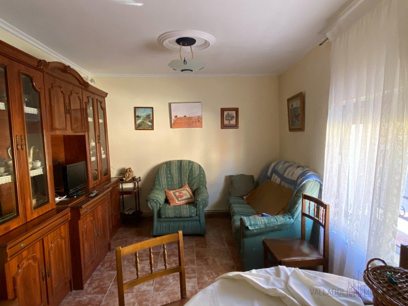 For sale of house in Fuensaldaña