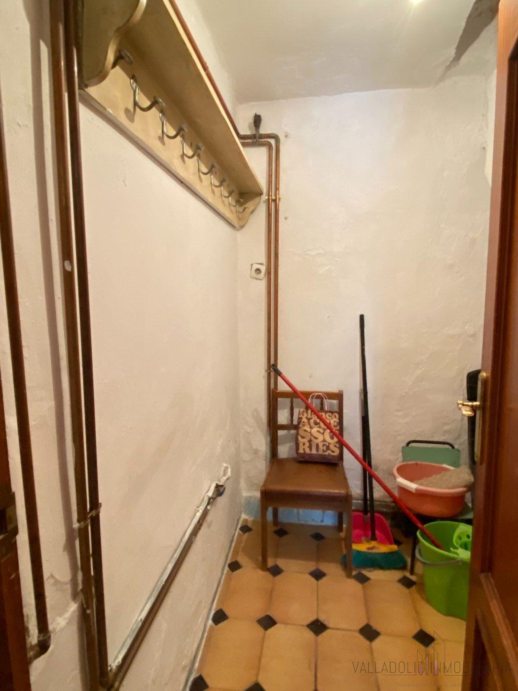 For sale of house in Fuensaldaña