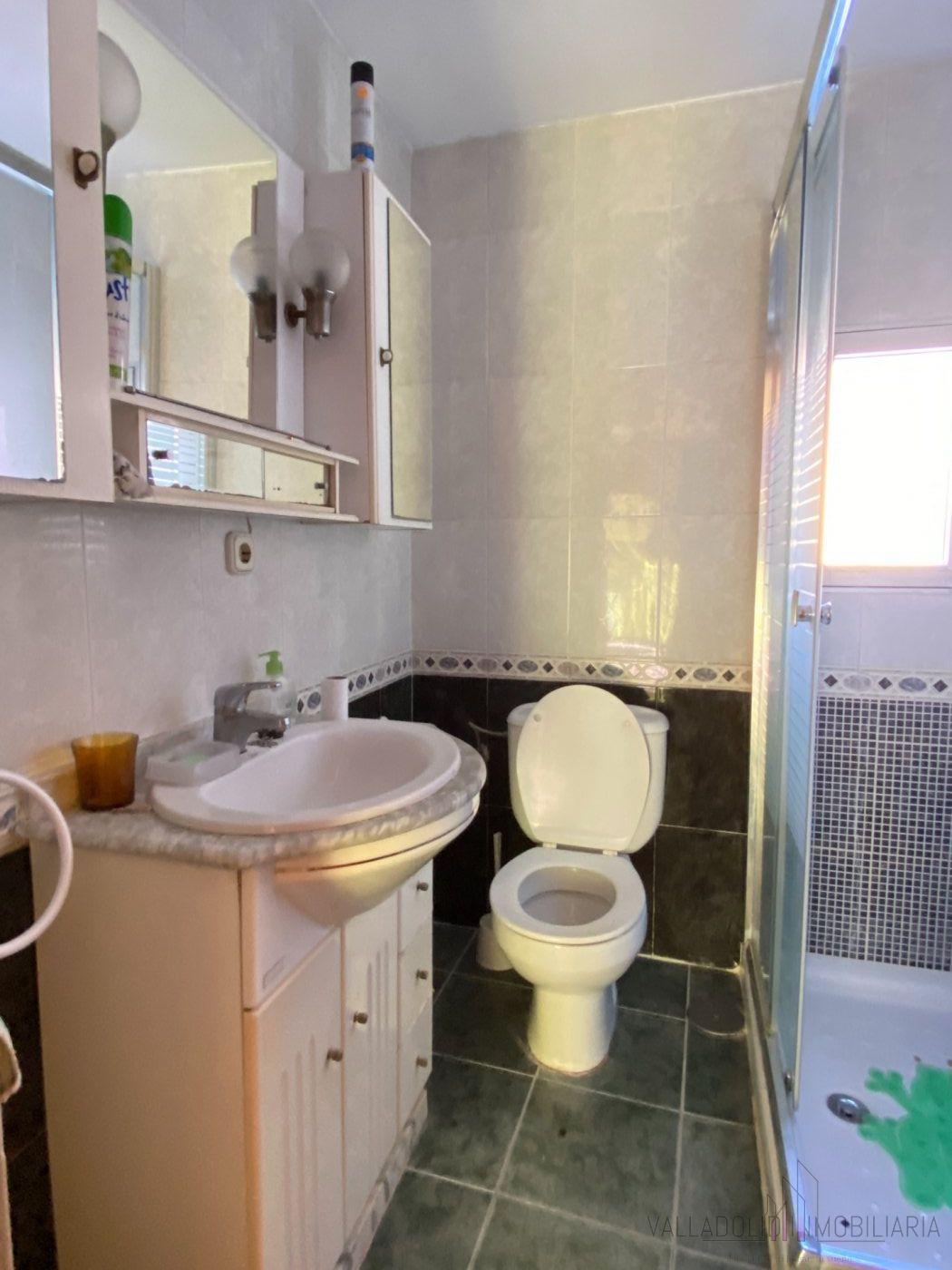 For sale of house in Fuensaldaña