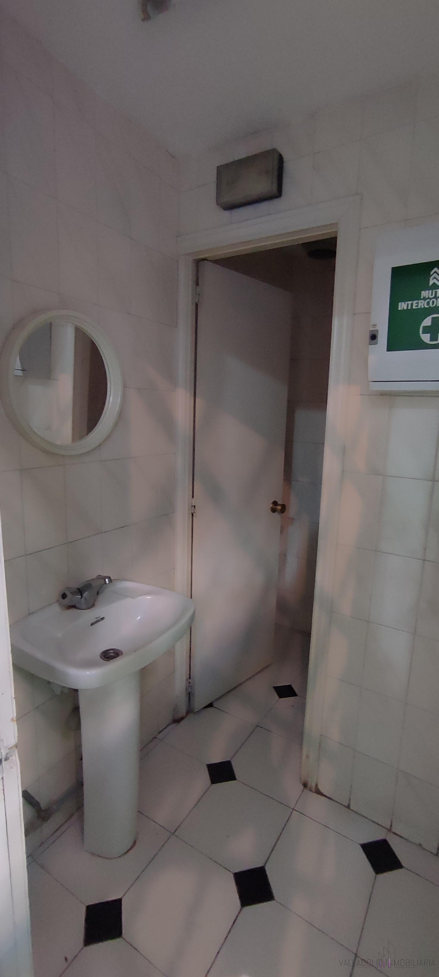 For rent of commercial in Valladolid