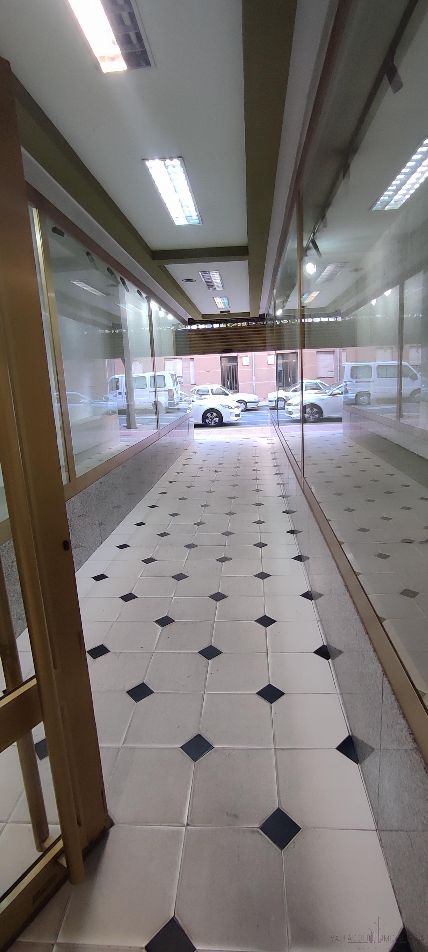 For rent of commercial in Valladolid
