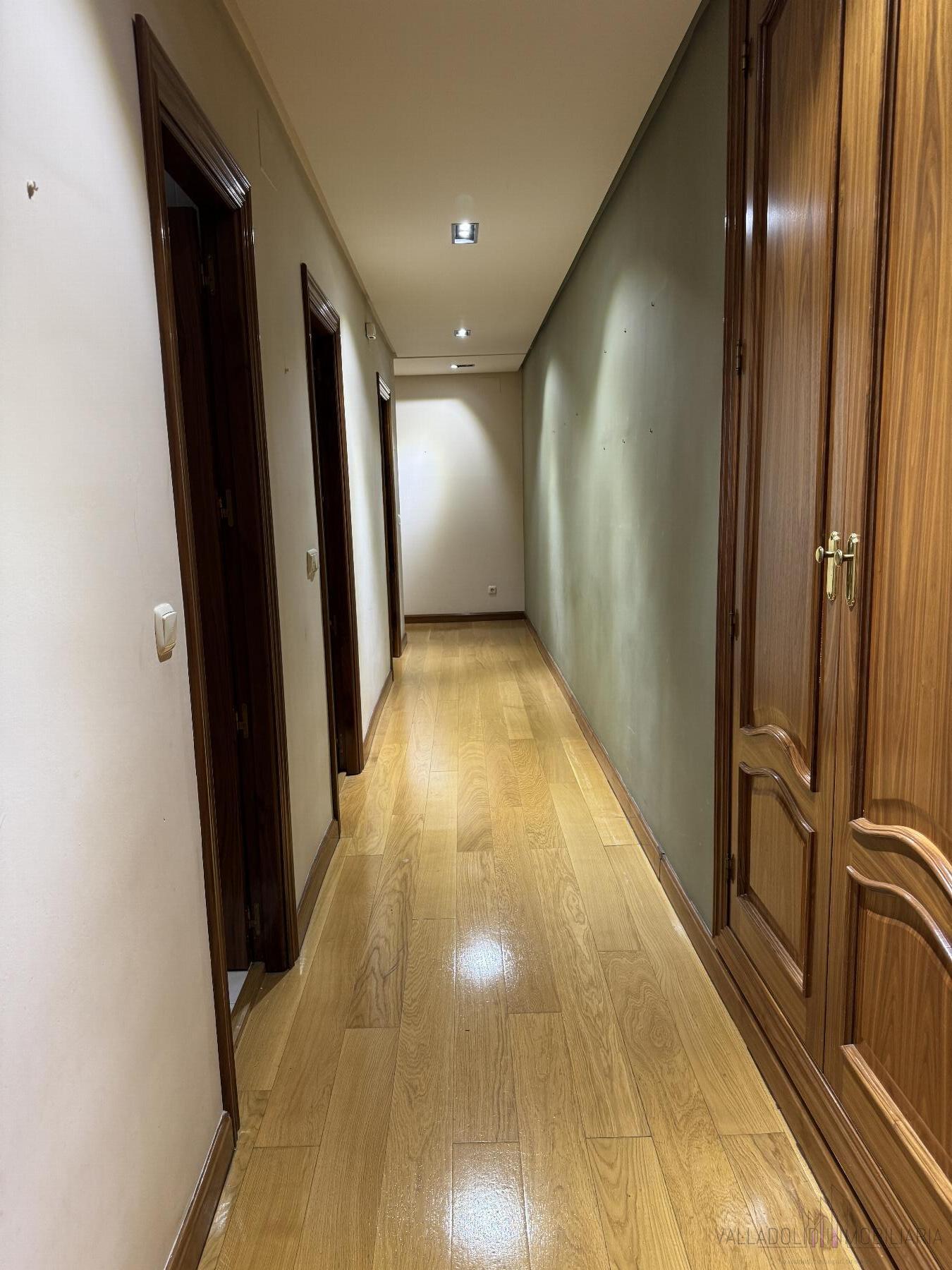 For sale of flat in Valladolid