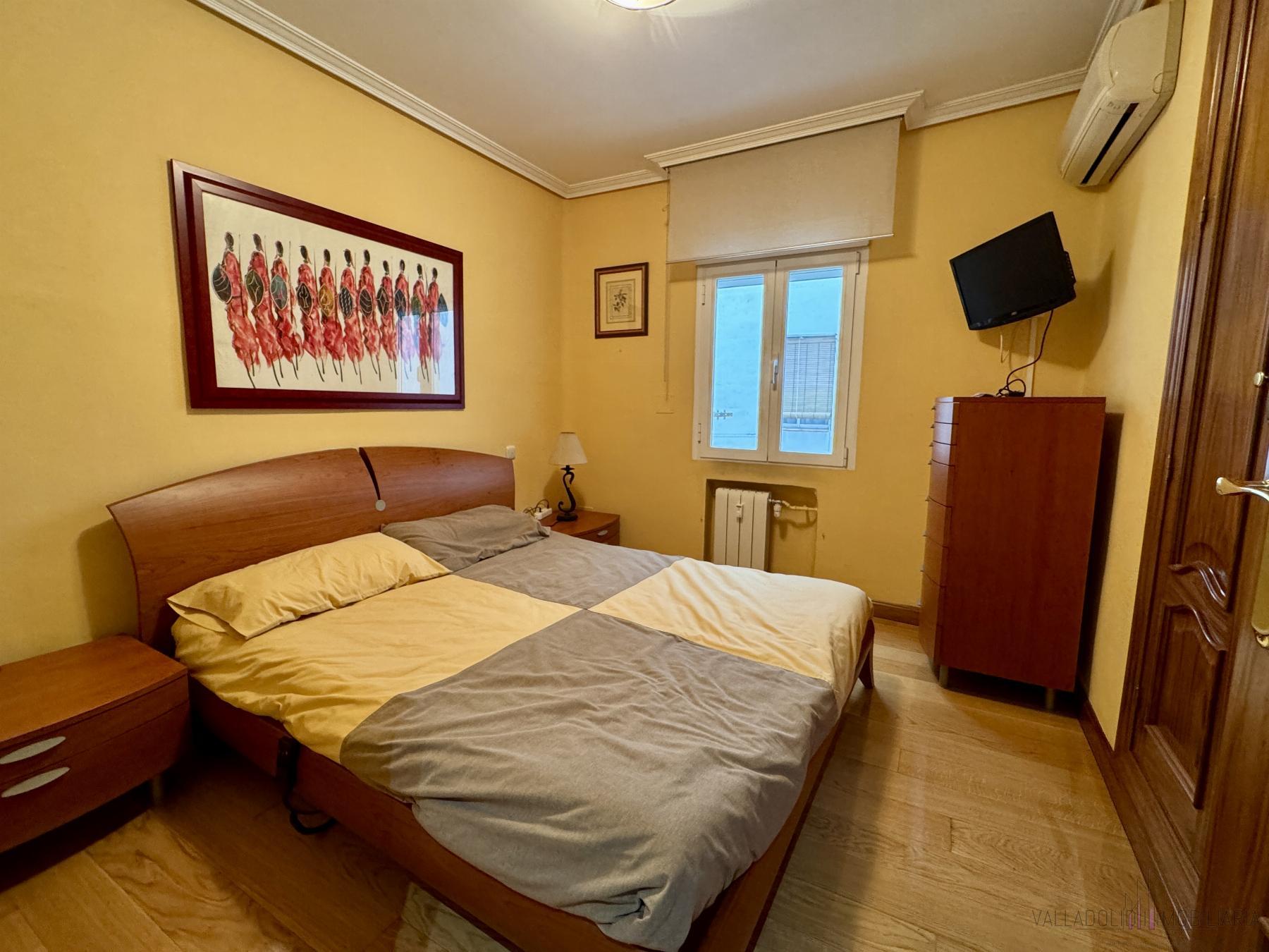 For sale of flat in Valladolid
