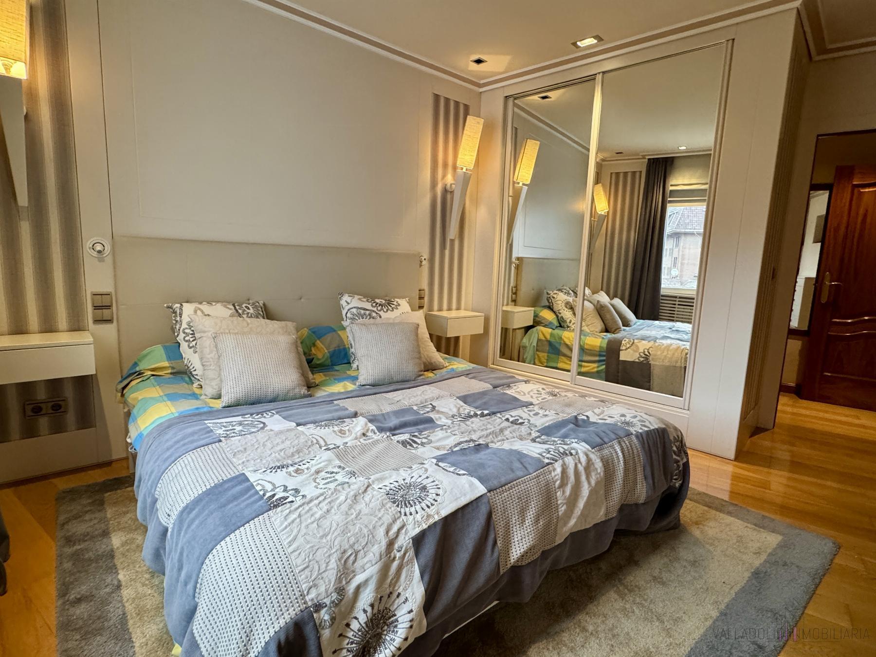 For sale of flat in Valladolid