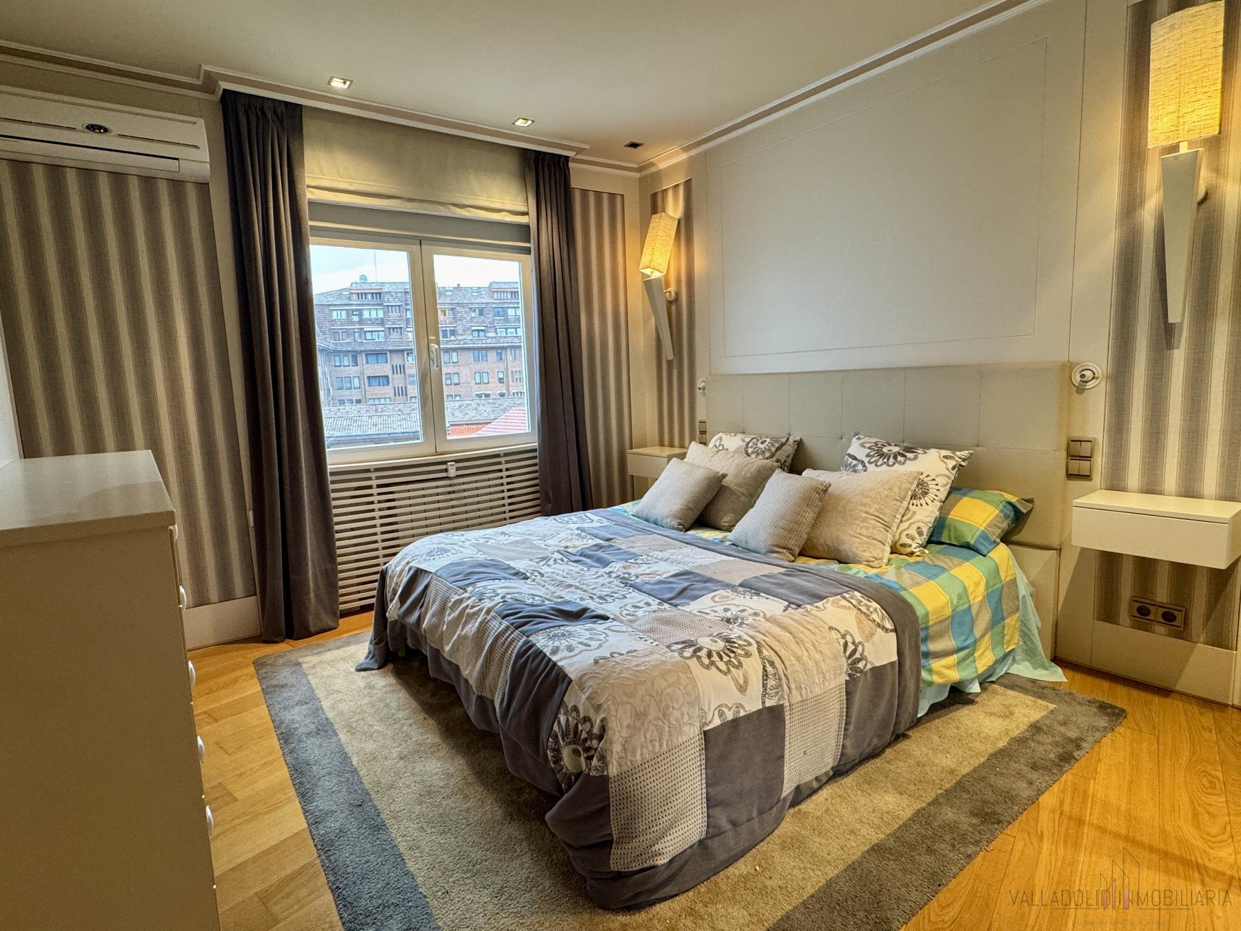 For sale of flat in Valladolid
