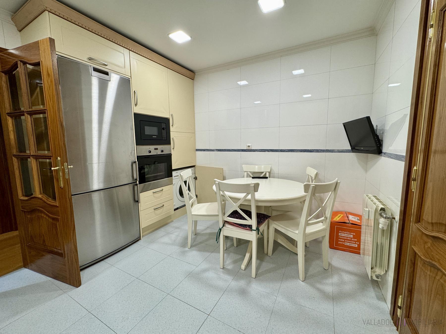 For sale of flat in Valladolid