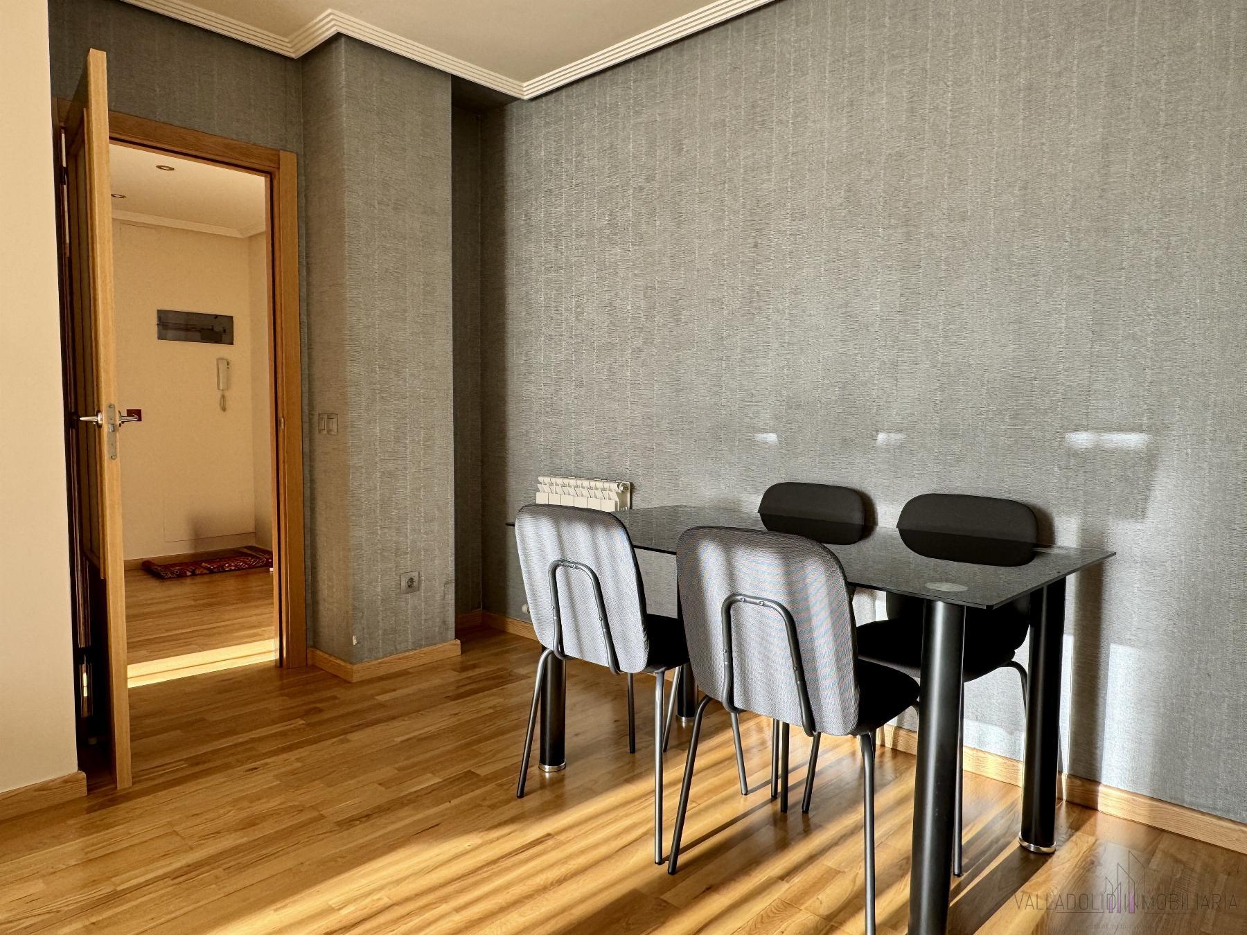 For sale of flat in Fuensaldaña