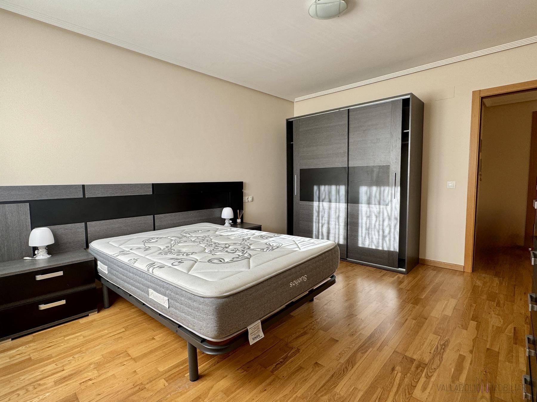 For sale of flat in Fuensaldaña