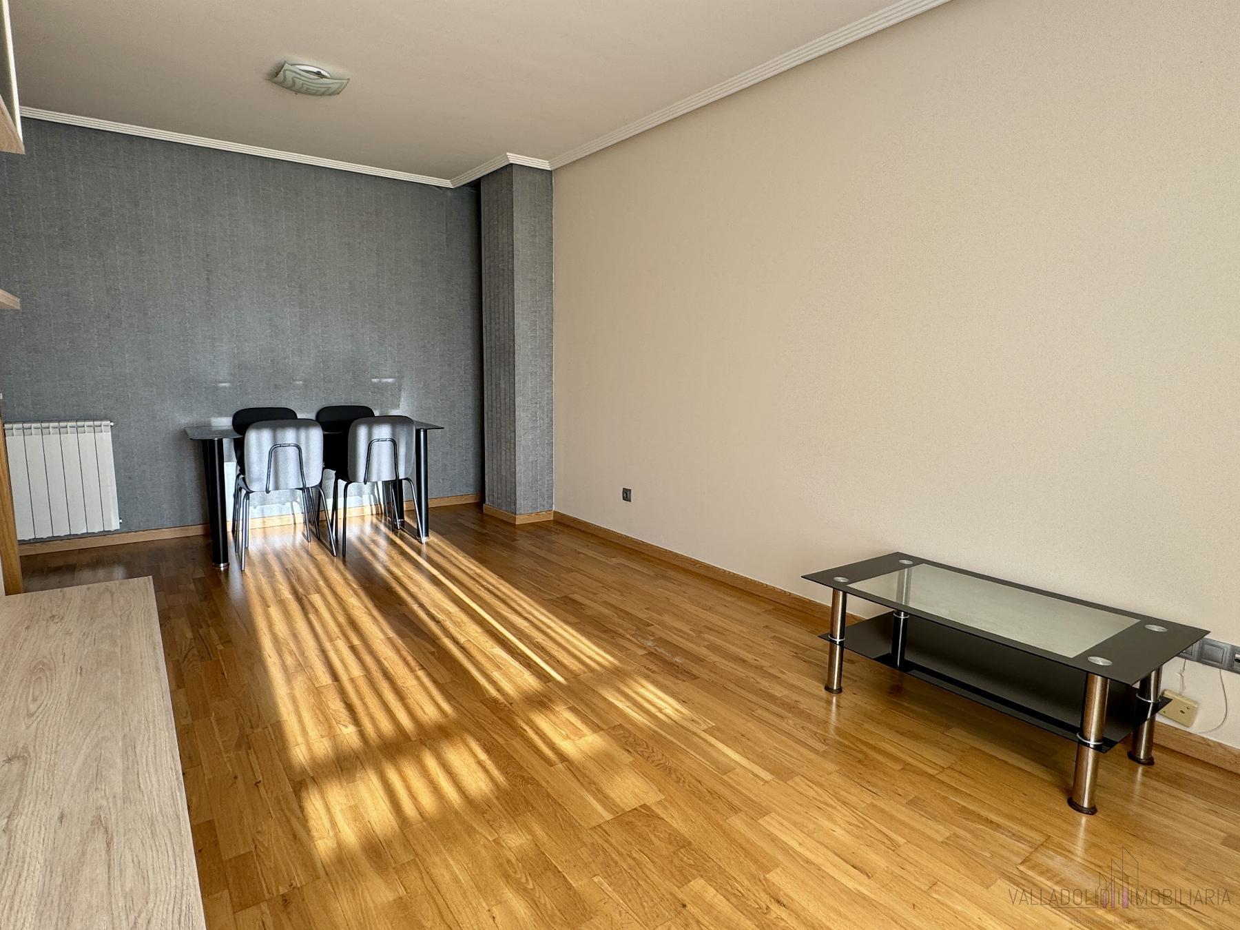 For sale of flat in Fuensaldaña