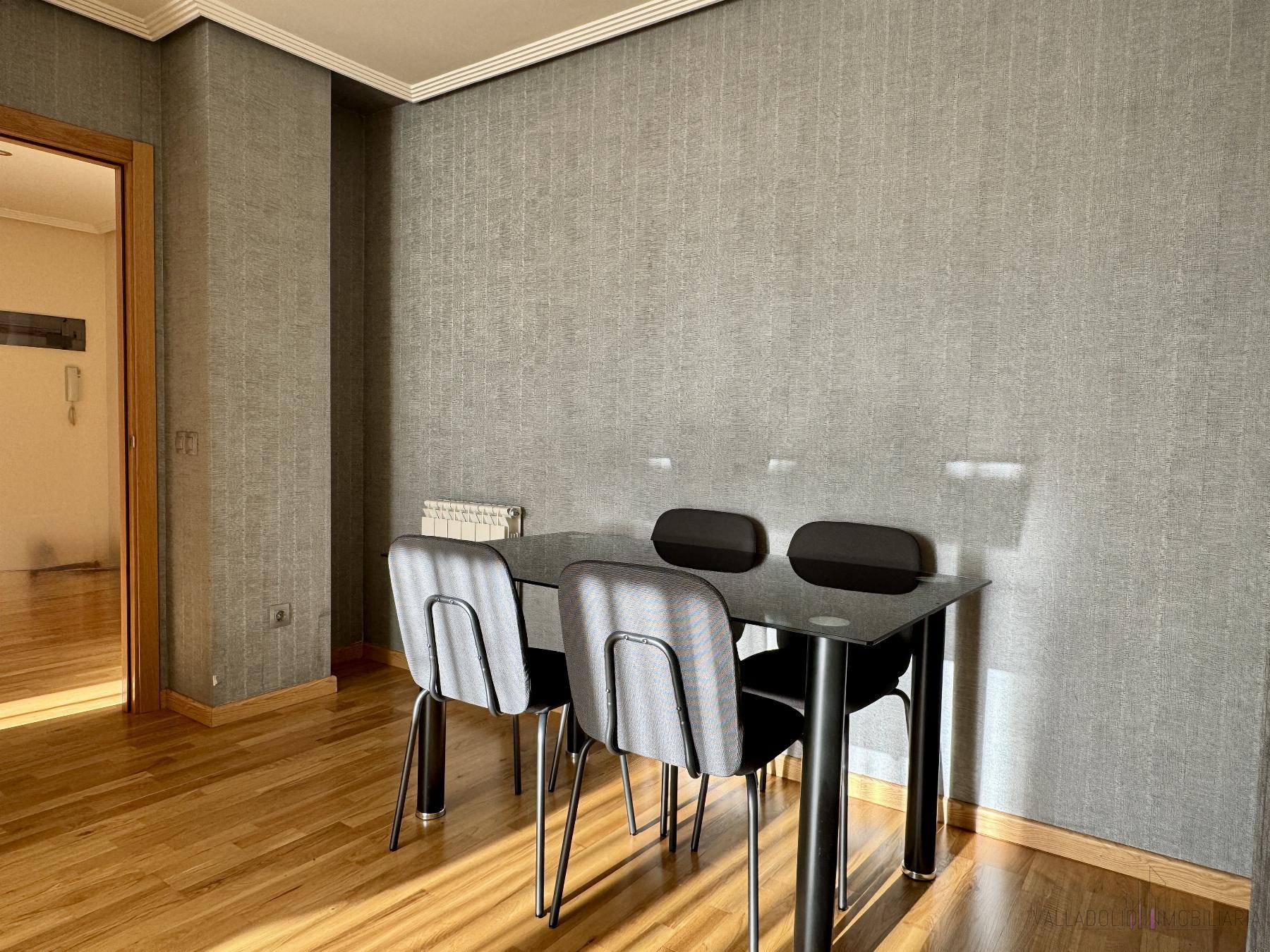 For sale of flat in Fuensaldaña