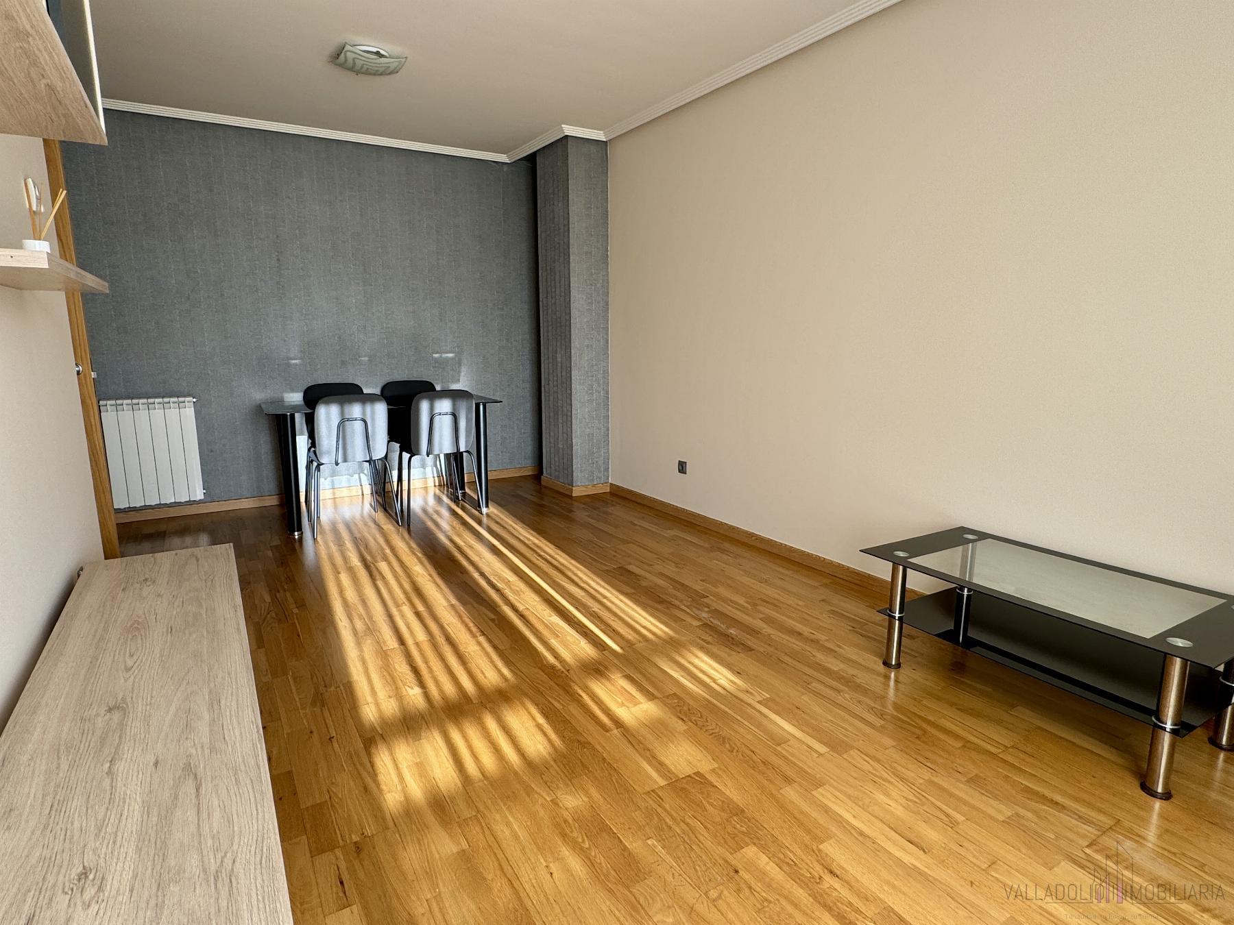For sale of flat in Fuensaldaña