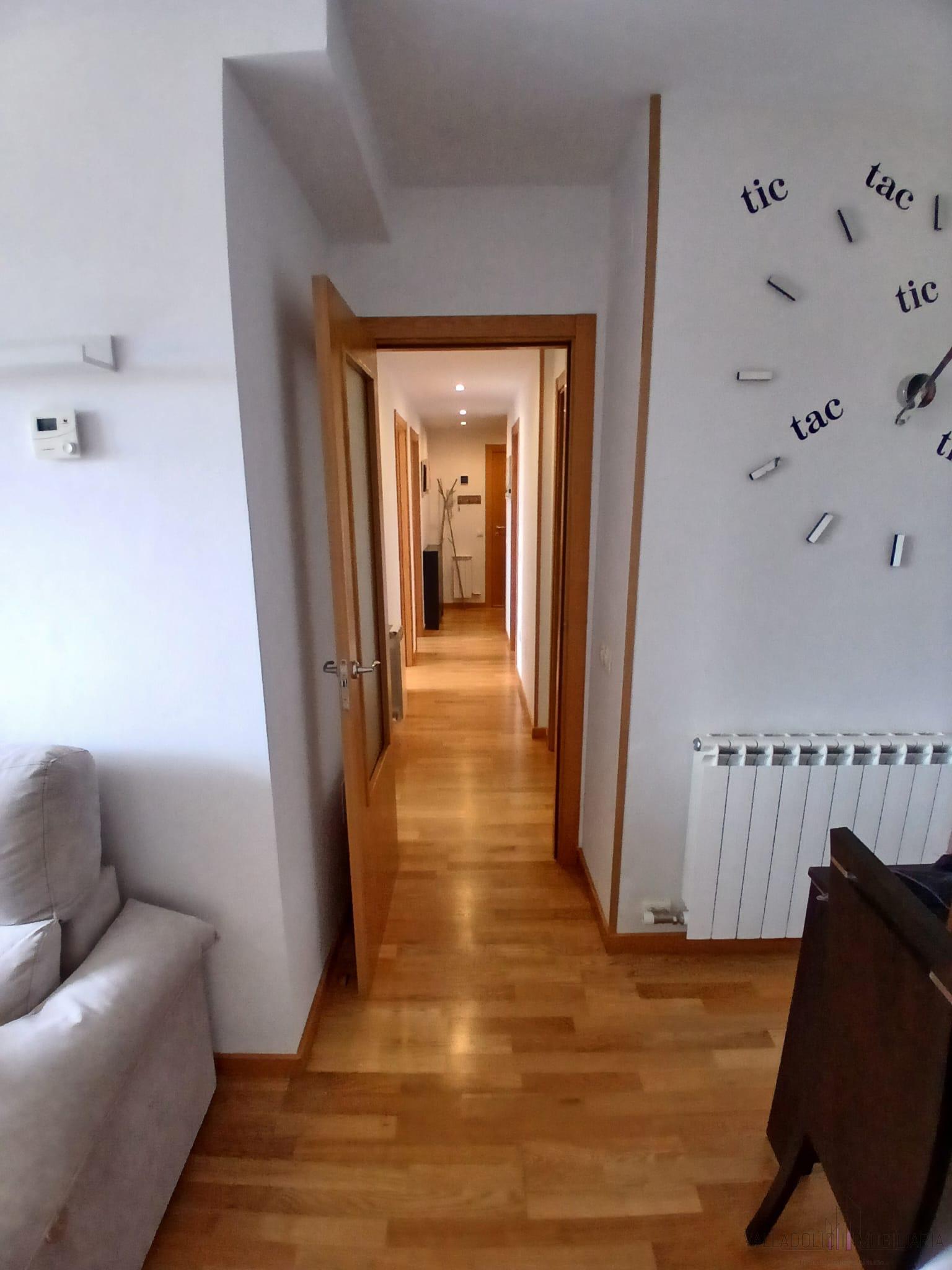 For sale of flat in Fuensaldaña