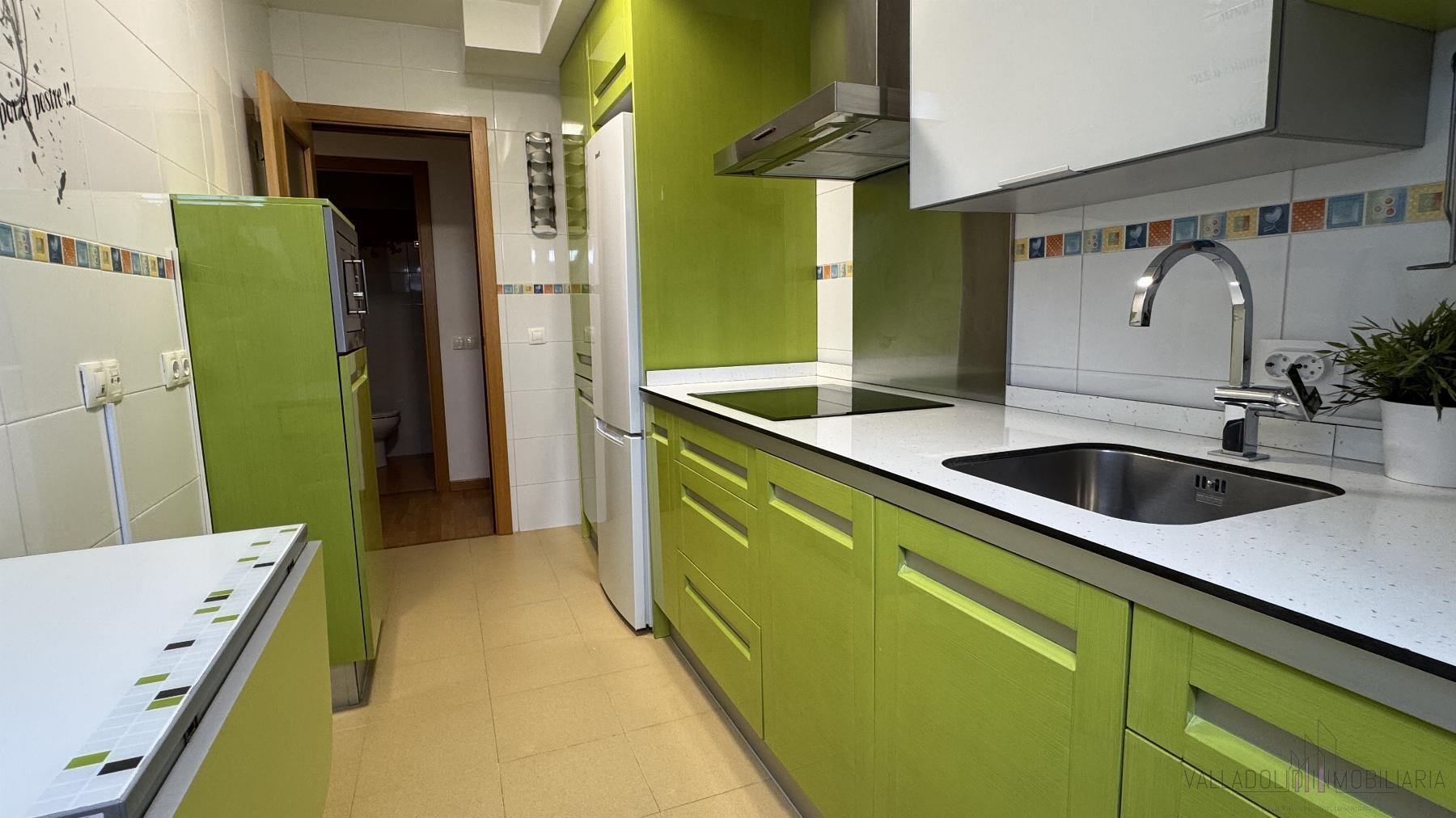 For sale of flat in Fuensaldaña