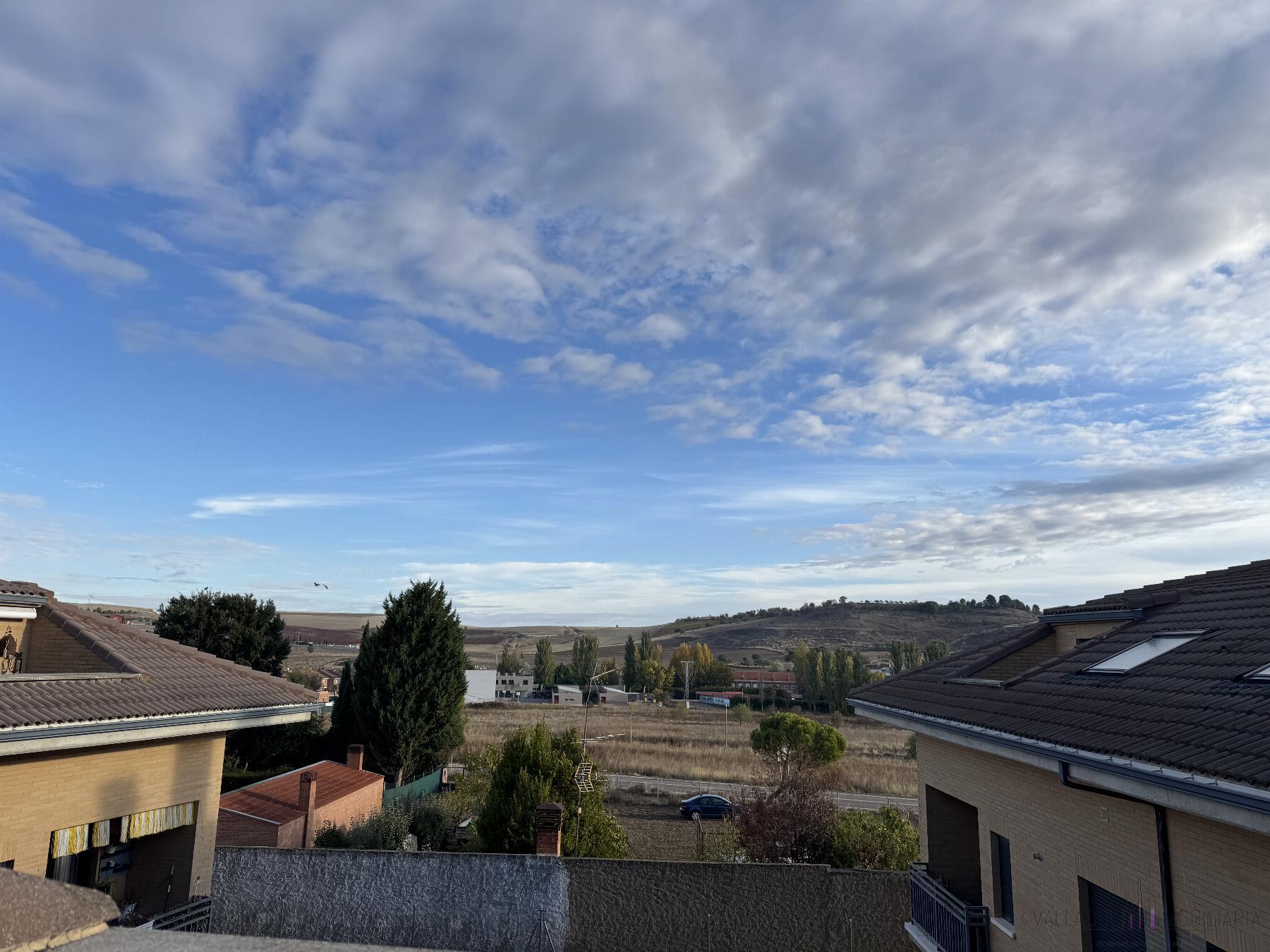 For sale of flat in Fuensaldaña