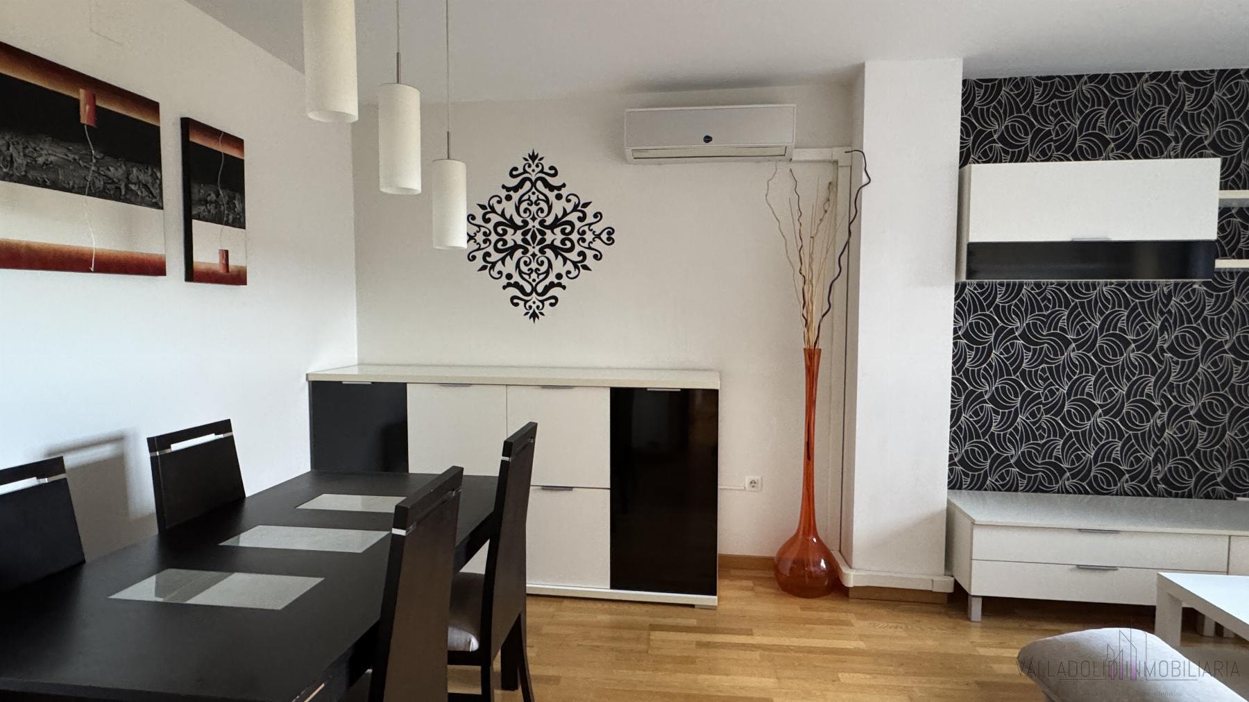 For sale of flat in Fuensaldaña