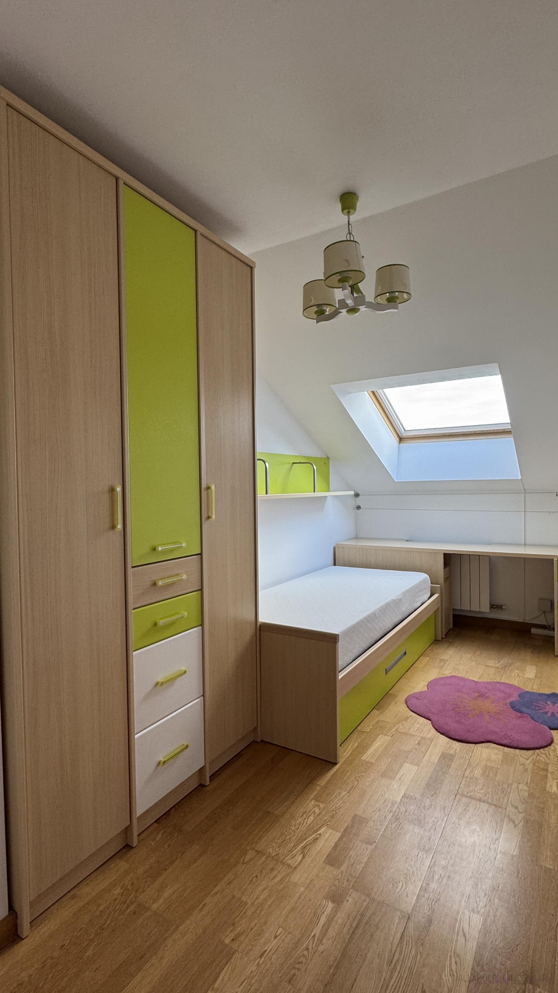 For sale of flat in Fuensaldaña