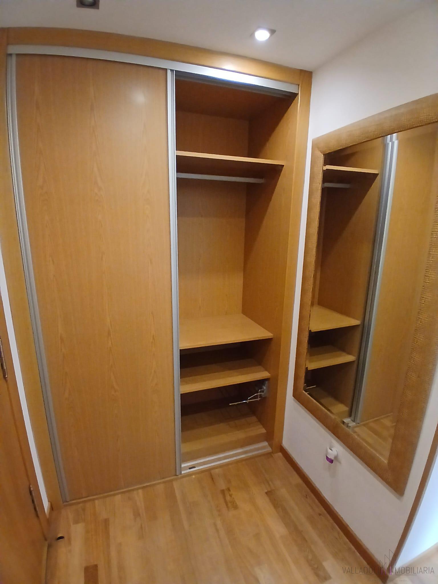 For sale of flat in Fuensaldaña