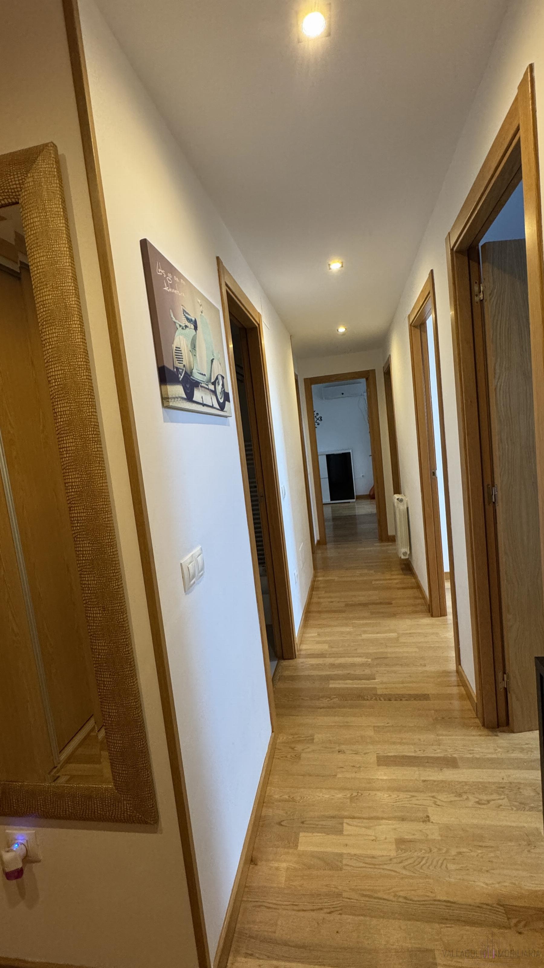 For sale of flat in Fuensaldaña