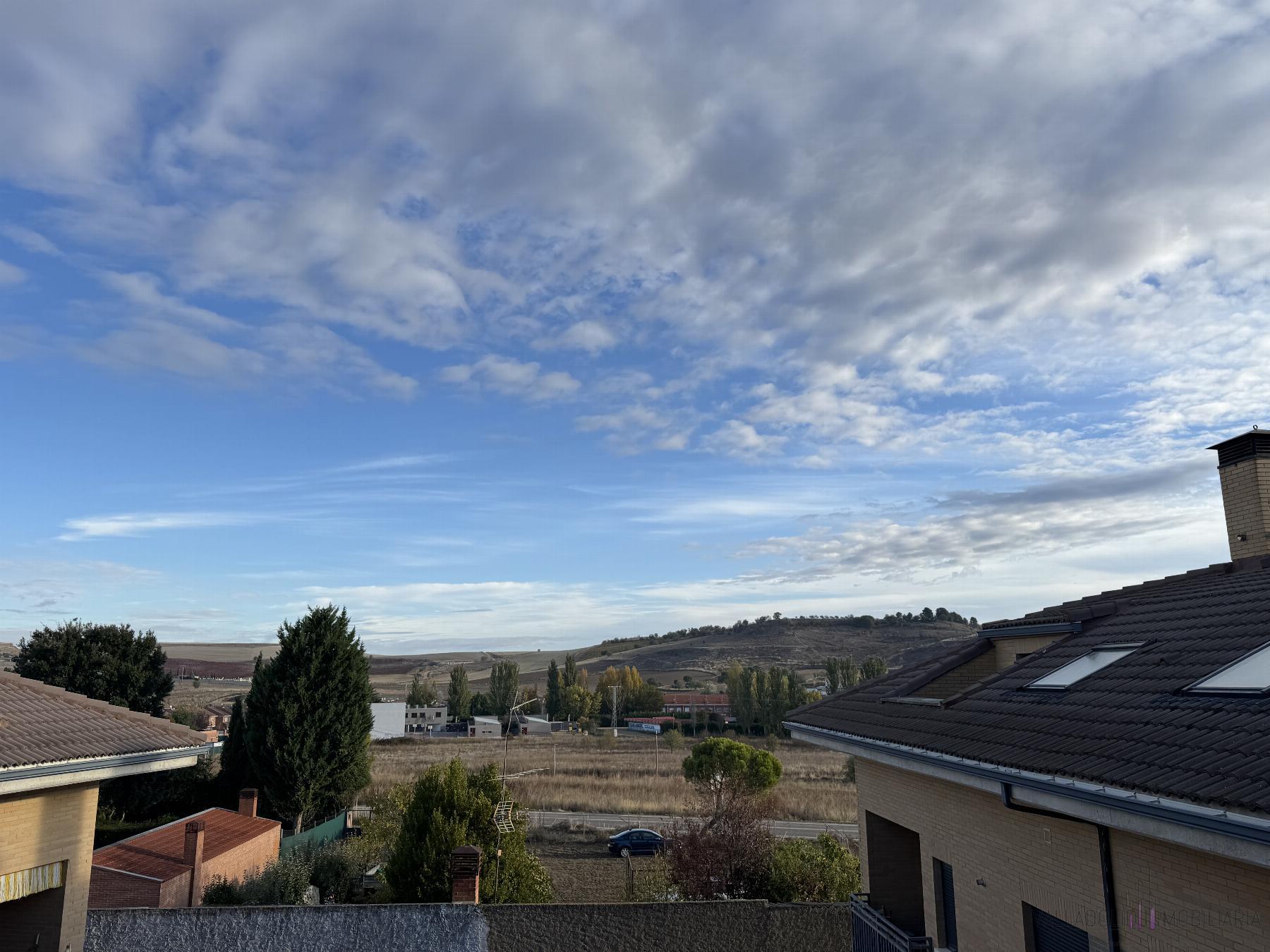 For sale of flat in Fuensaldaña
