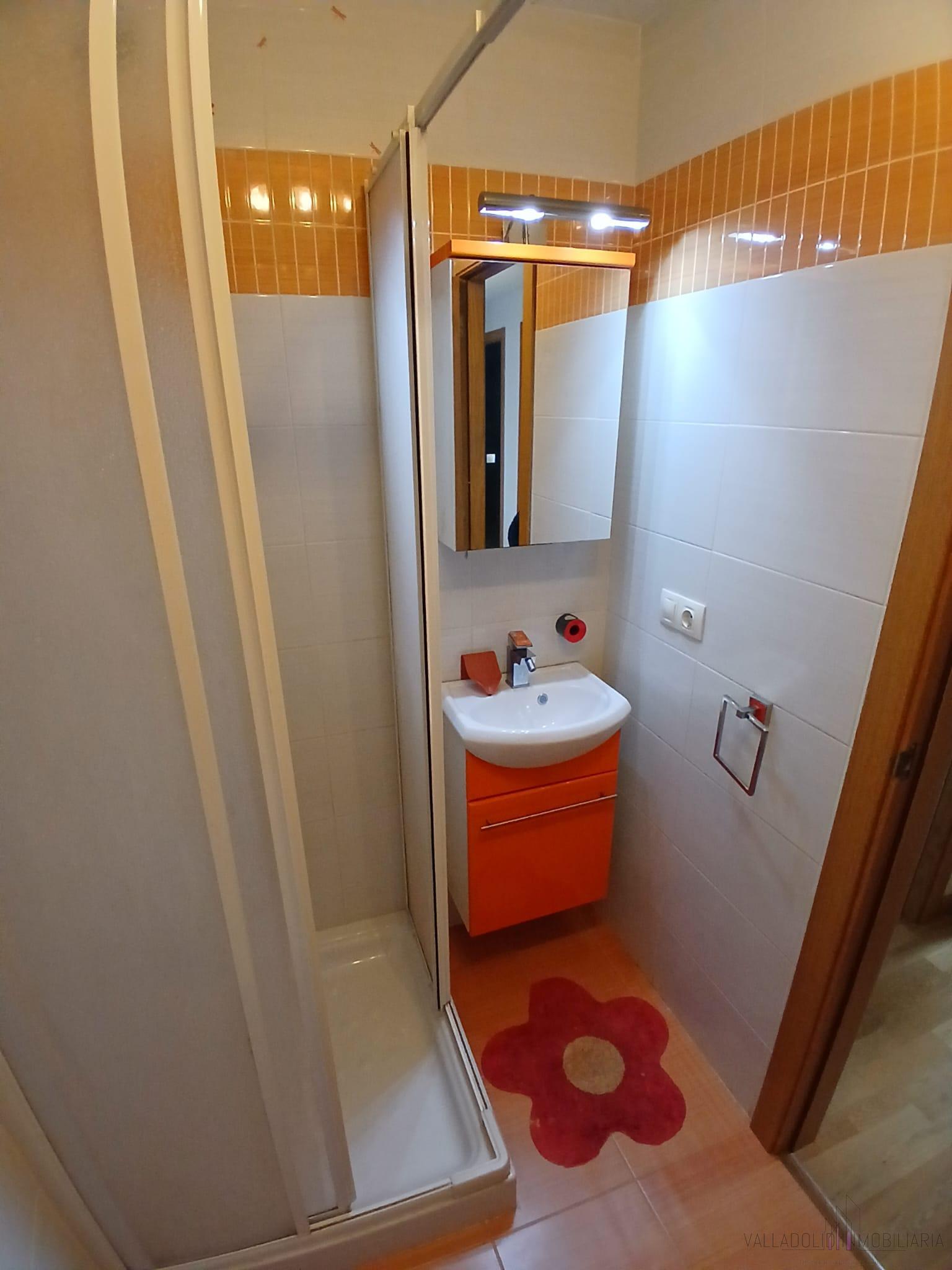 For sale of flat in Fuensaldaña