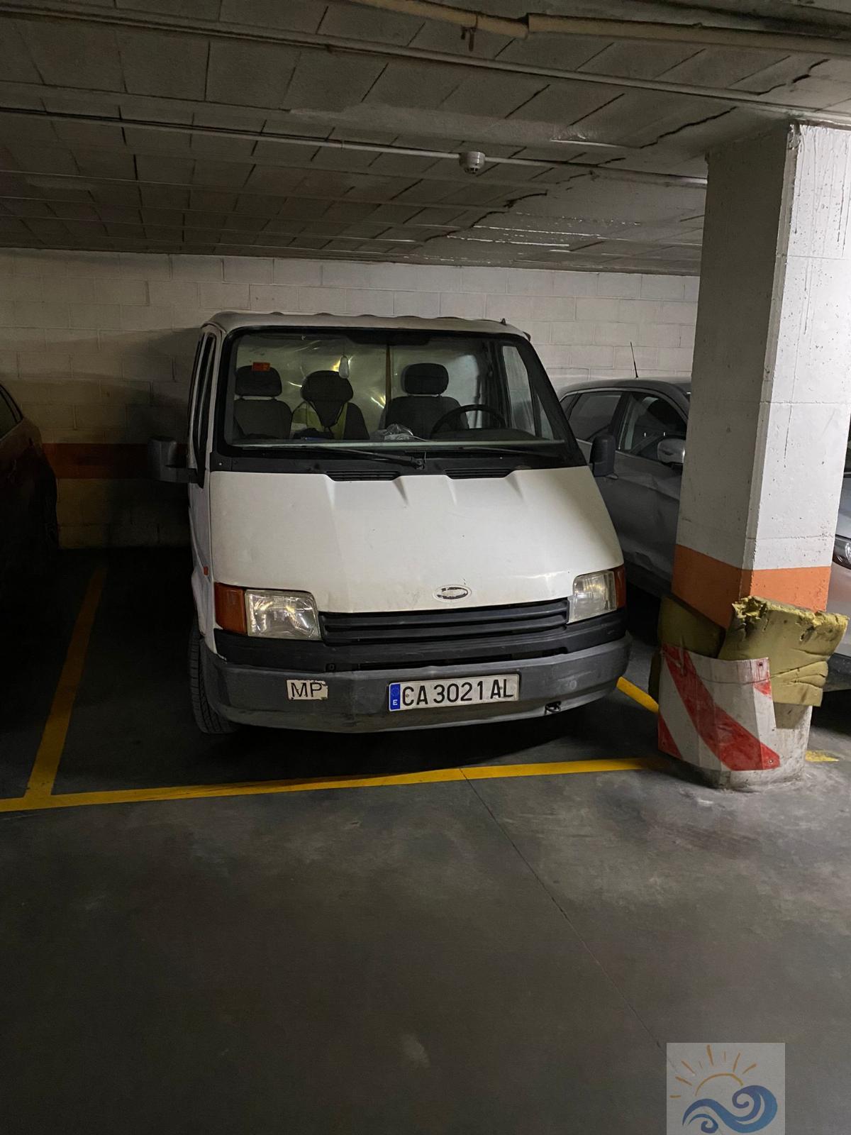 For sale of garage in Puerto Real