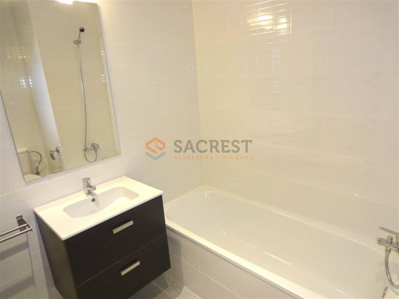 For sale of flat in Mollet del Vallès