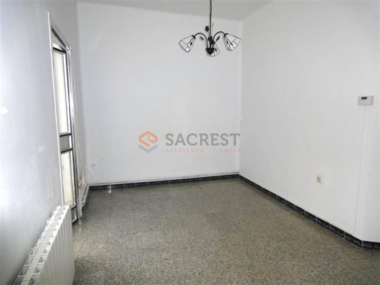 For sale of flat in Mollet del Vallès