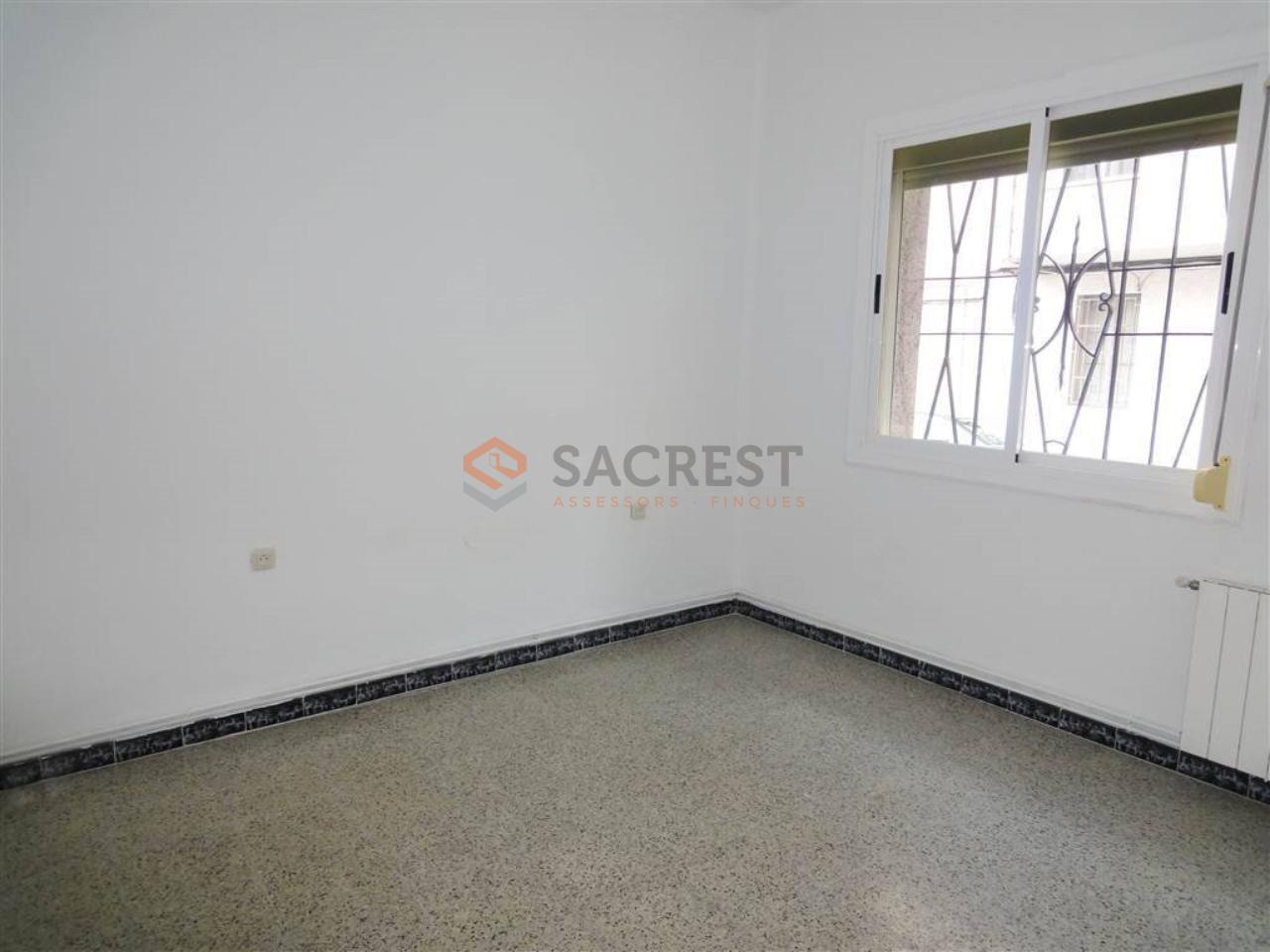 For sale of flat in Mollet del Vallès