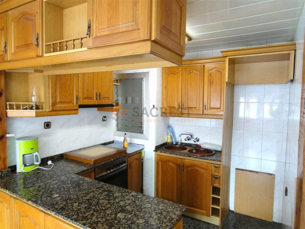 For sale of flat in La Llagosta