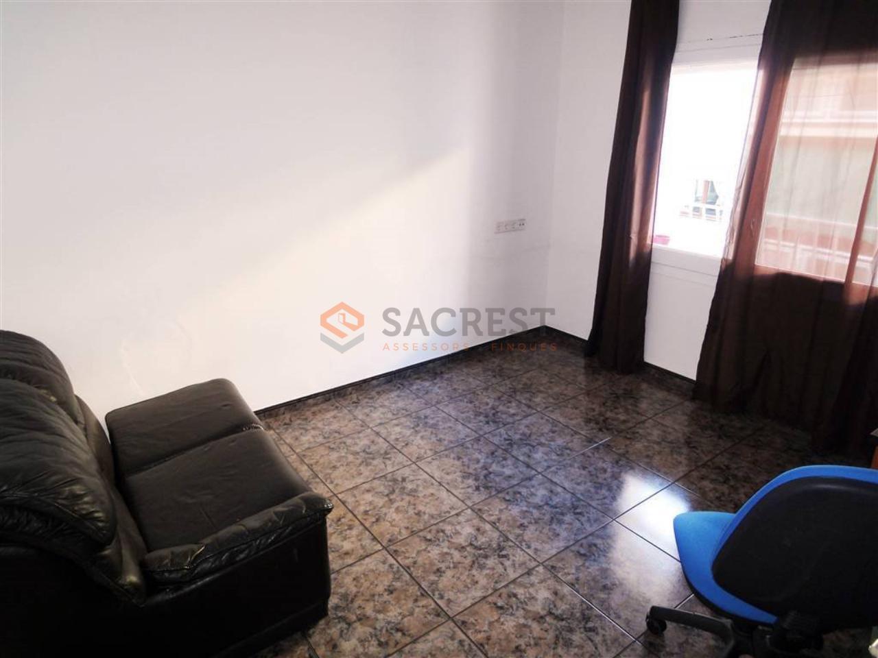 For sale of flat in Mollet del Vallès