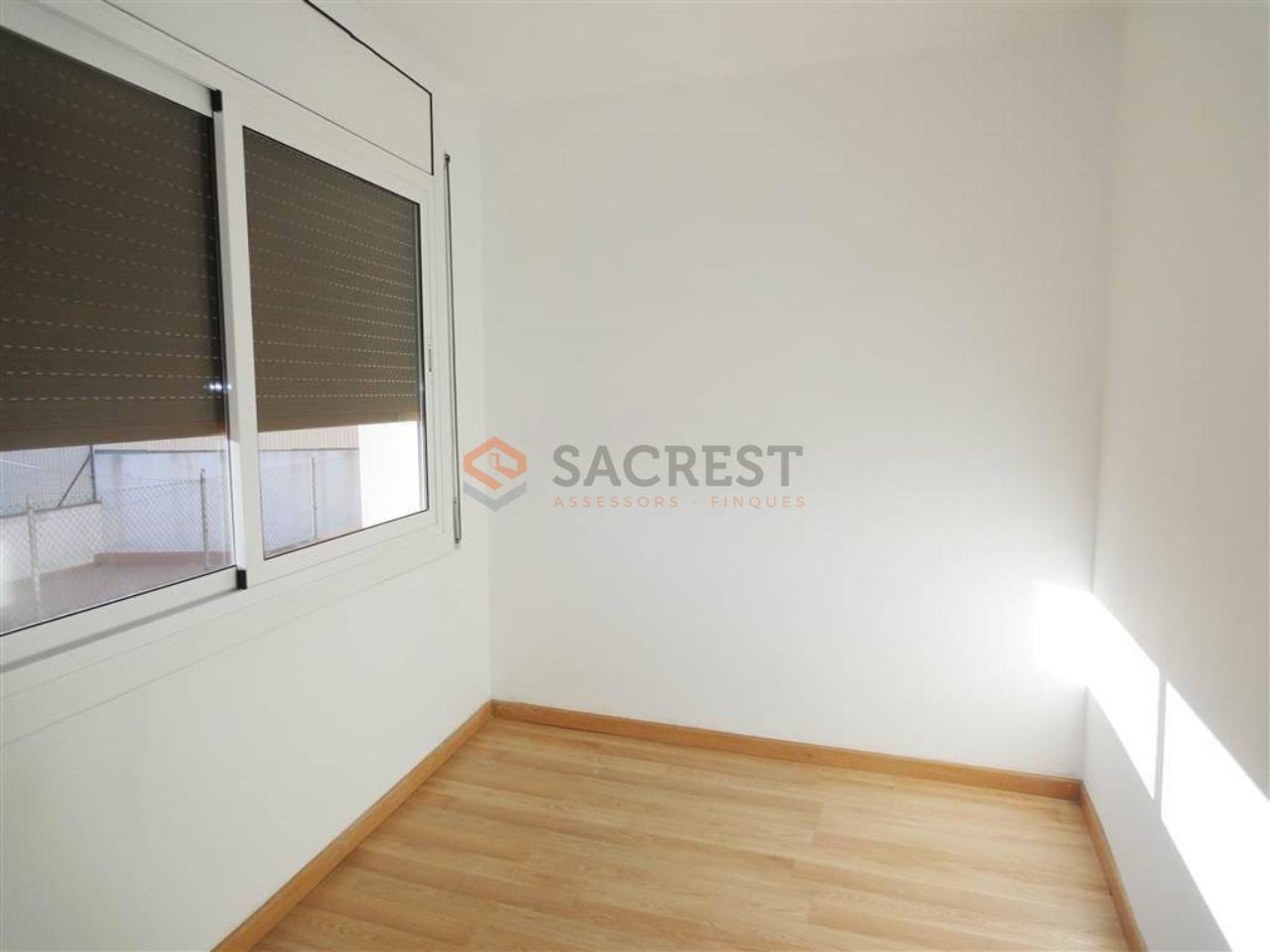 For sale of flat in Mollet del Vallès