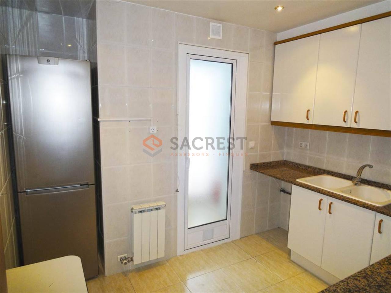 For sale of flat in Mollet del Vallès