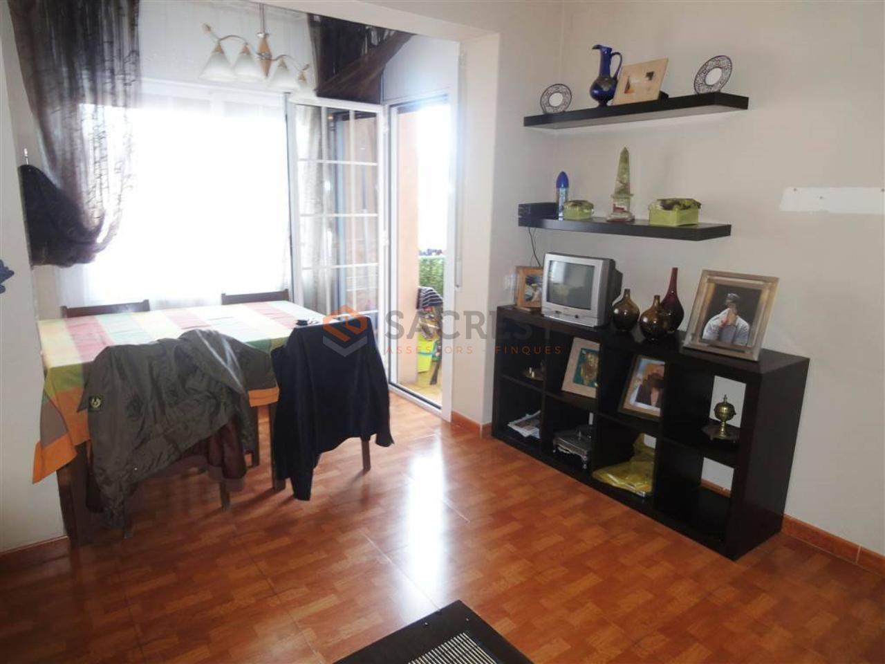 For sale of flat in Mollet del Vallès