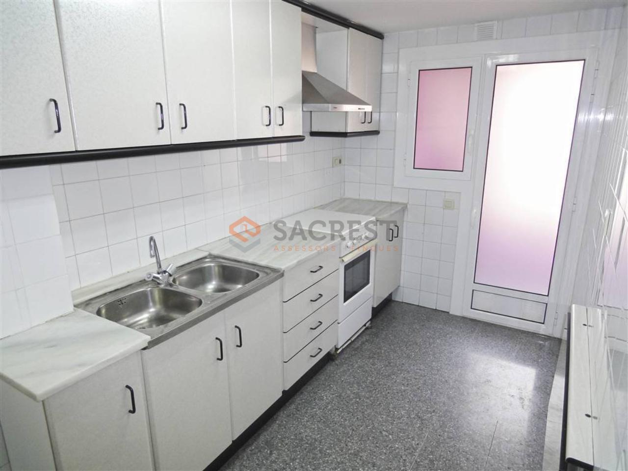 For sale of flat in Mollet del Vallès