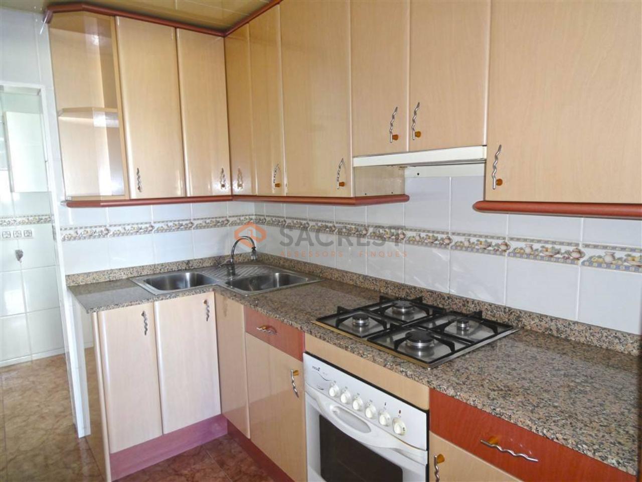 For sale of flat in La Llagosta