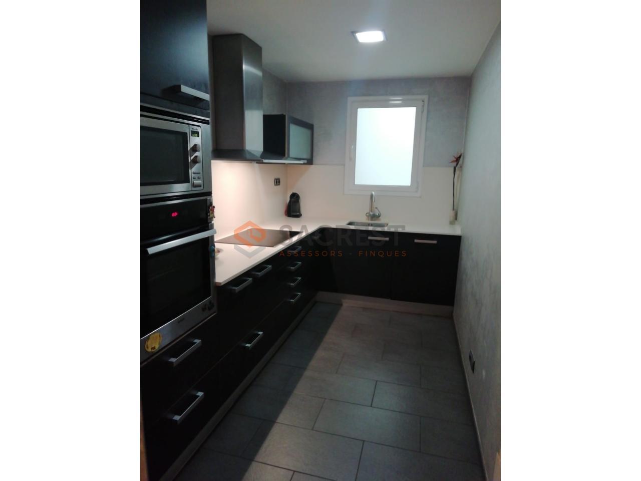 For sale of flat in Mollet del Vallès