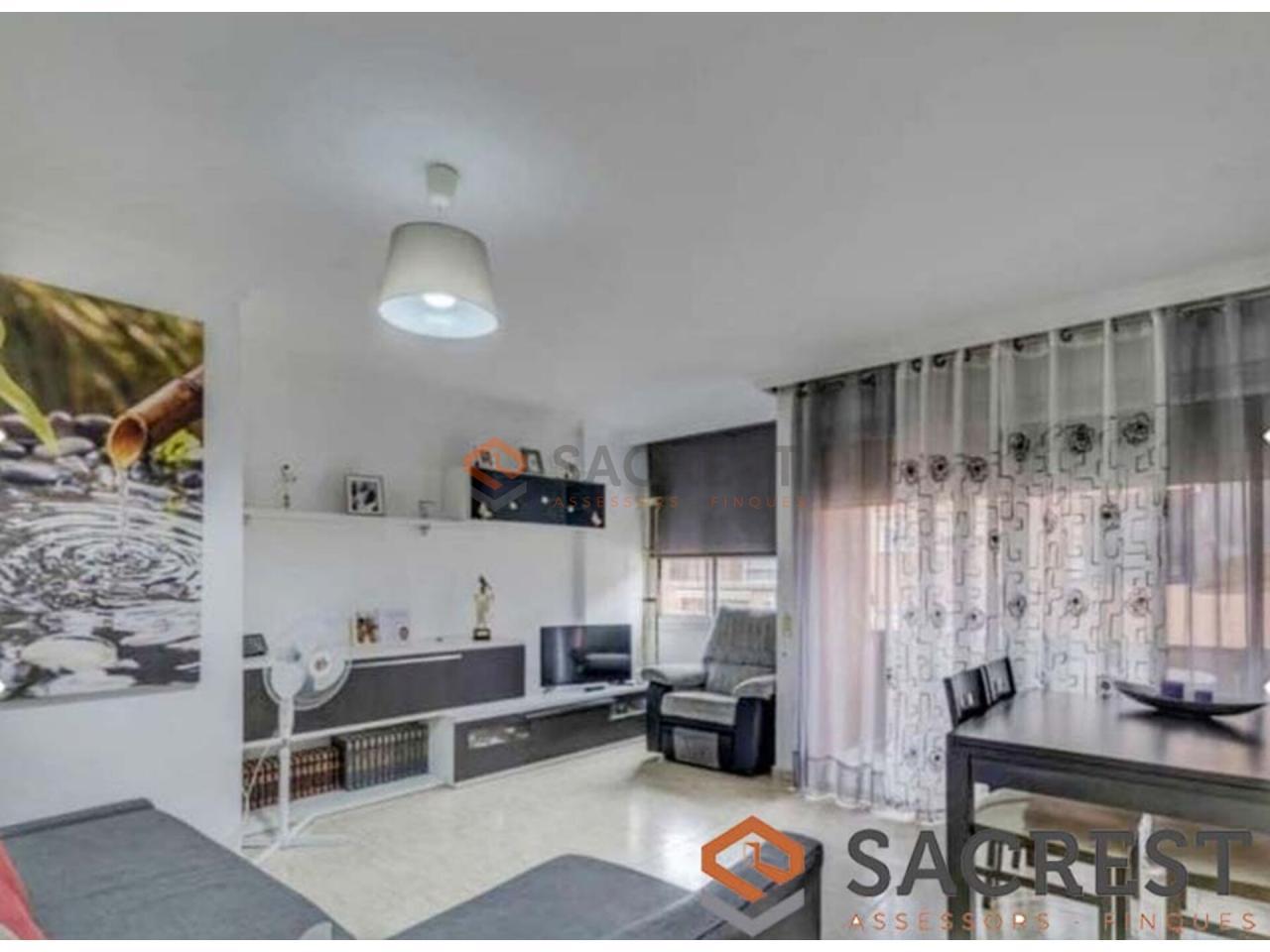 For sale of flat in Mollet del Vallès