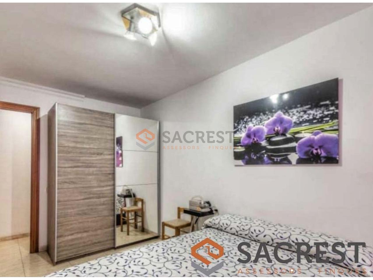 For sale of flat in Mollet del Vallès