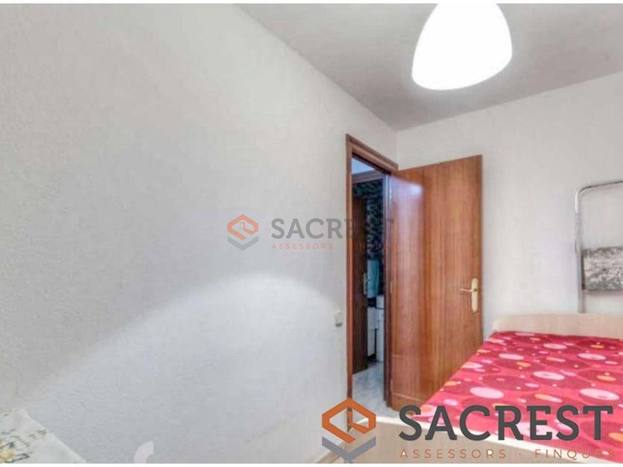 For sale of flat in Mollet del Vallès