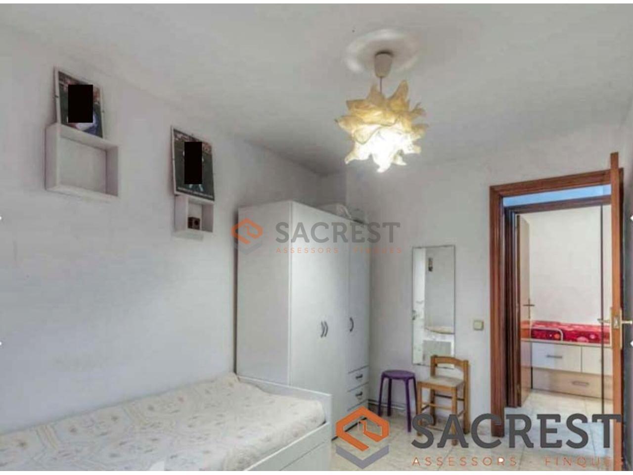 For sale of flat in Mollet del Vallès