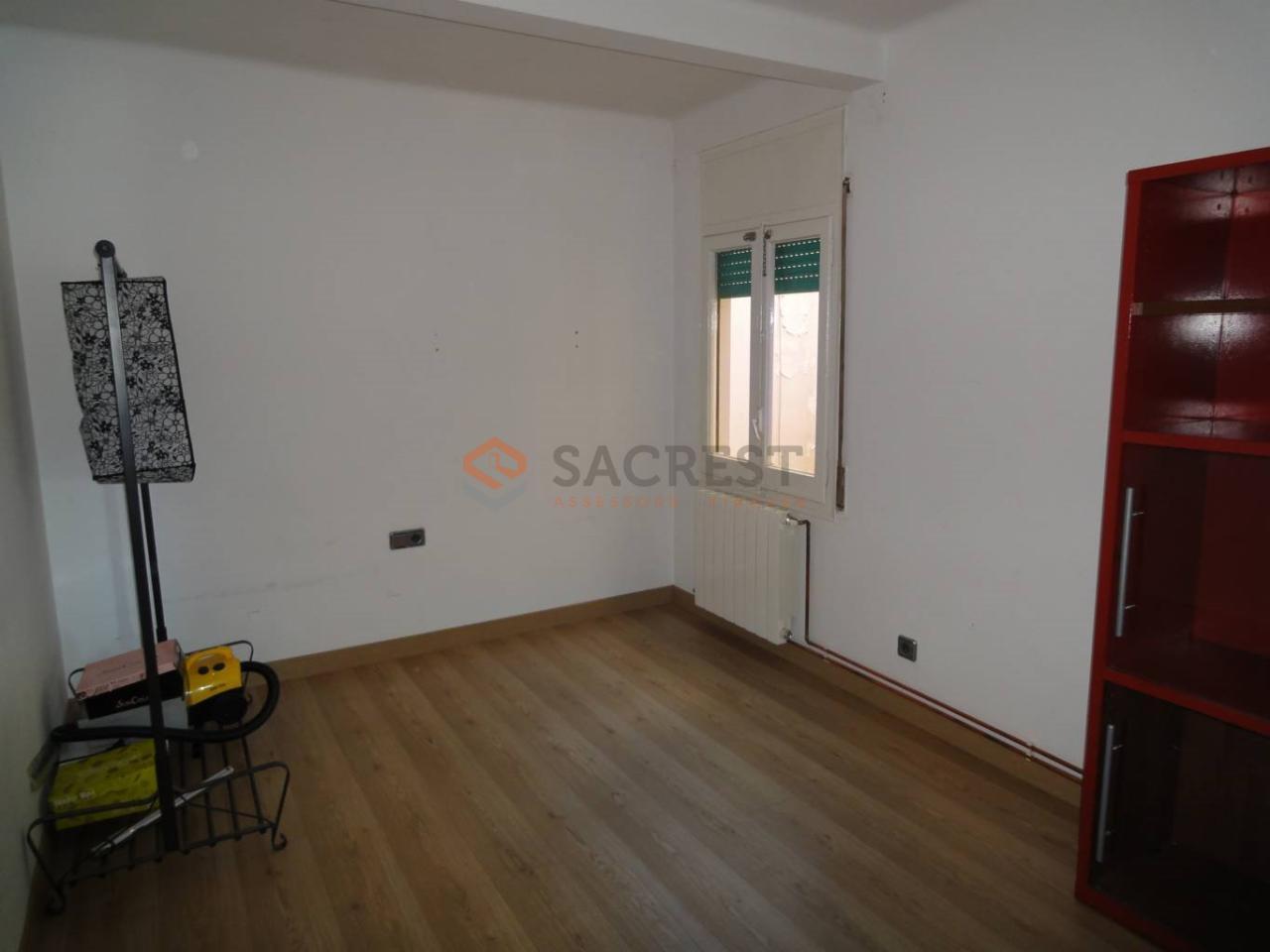 For sale of flat in Mollet del Vallès